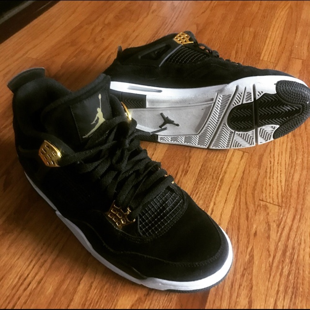 Jordan 4 Royalty size 10.5